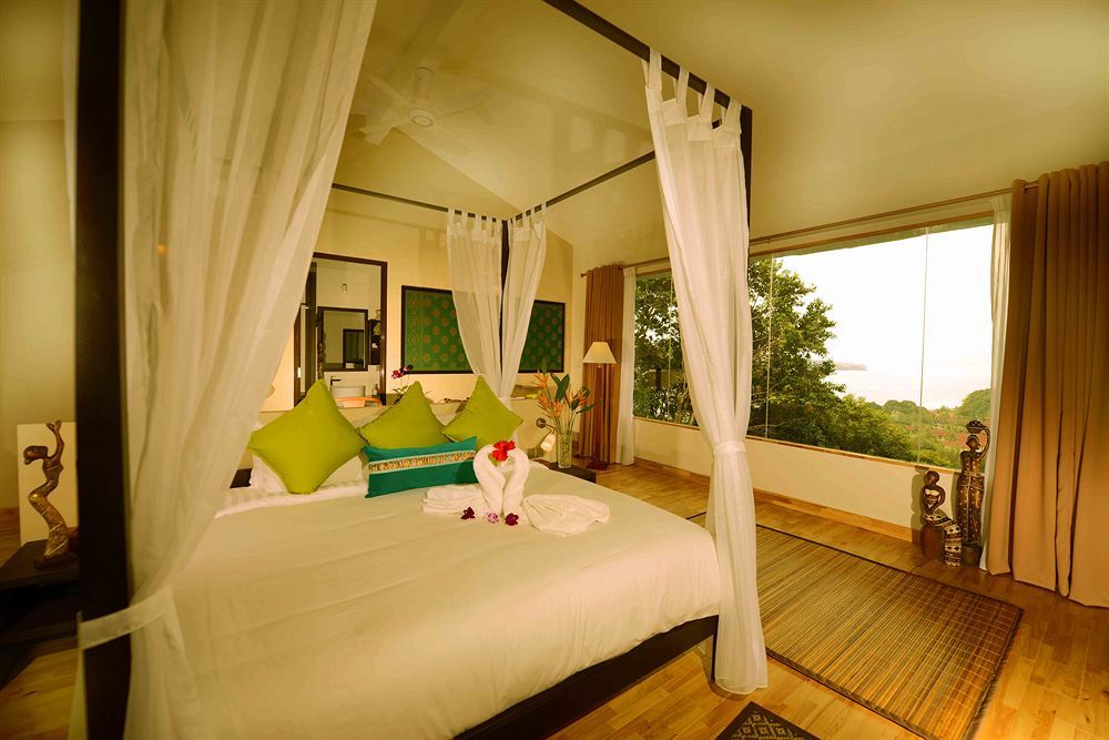 Ambong Rainforest Retreat Pantai Tengah  ภายนอก รูปภาพ