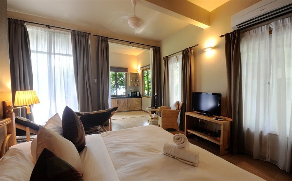 Ambong Rainforest Retreat Pantai Tengah  ภายนอก รูปภาพ