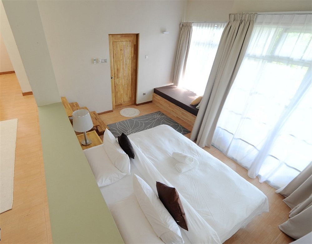 Ambong Rainforest Retreat Pantai Tengah  ภายนอก รูปภาพ