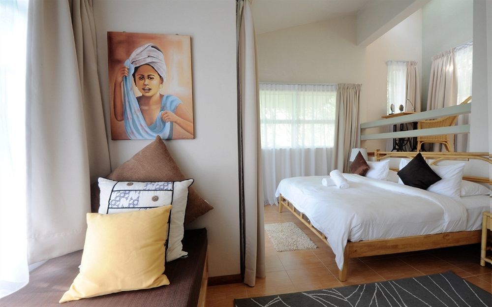 Ambong Rainforest Retreat Pantai Tengah  ภายนอก รูปภาพ