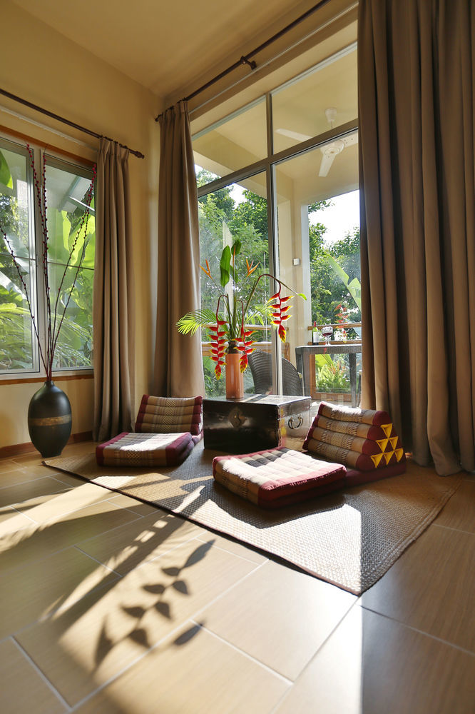 Ambong Rainforest Retreat Pantai Tengah  ภายนอก รูปภาพ